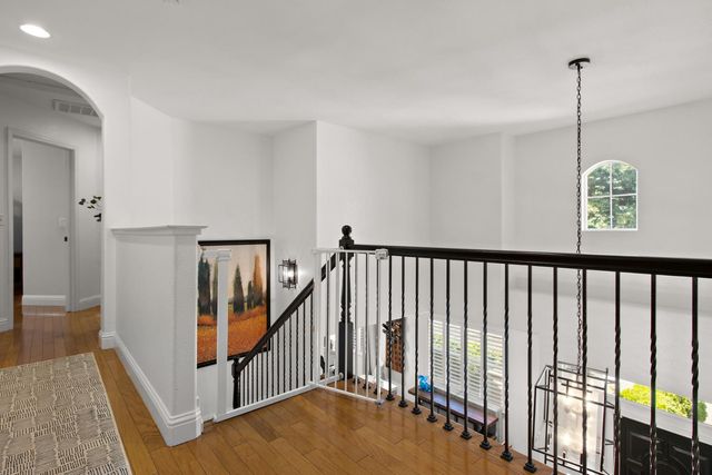 19 Waters Cove Ct, Sacramento, CA 95831