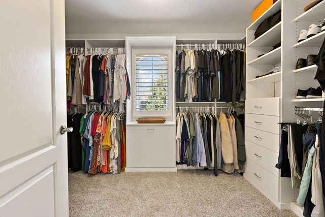 19 Waters Cove Ct, Sacramento, CA 95831