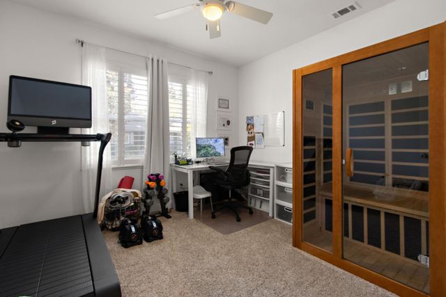 19 Waters Cove Ct, Sacramento, CA 95831