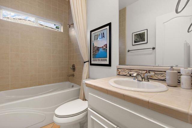 19 Waters Cove Ct, Sacramento, CA 95831