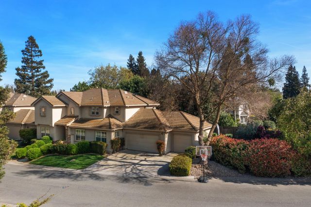 19 Waters Cove Ct, Sacramento, CA 95831