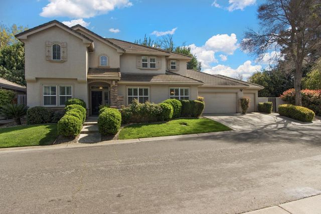 19 Waters Cove Ct, Sacramento, CA 95831