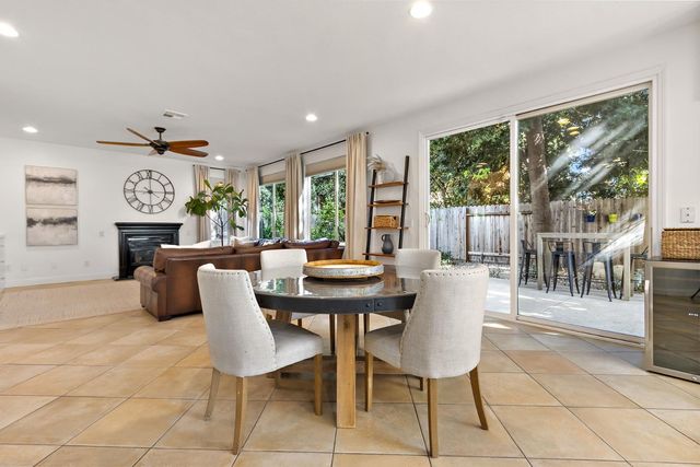 19 Waters Cove Ct, Sacramento, CA 95831