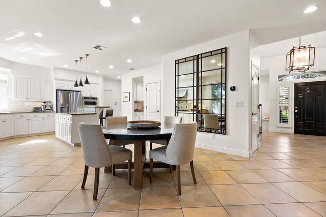 19 Waters Cove Ct, Sacramento, CA 95831