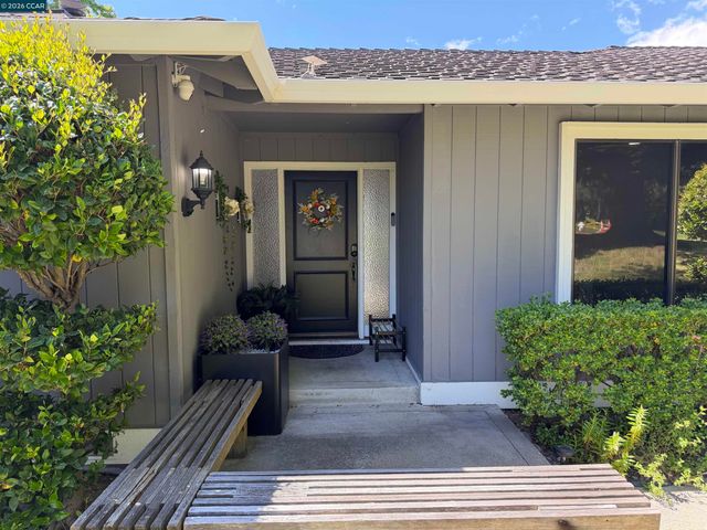 2017 W Rancho Verde Cir, Danville, CA 94526