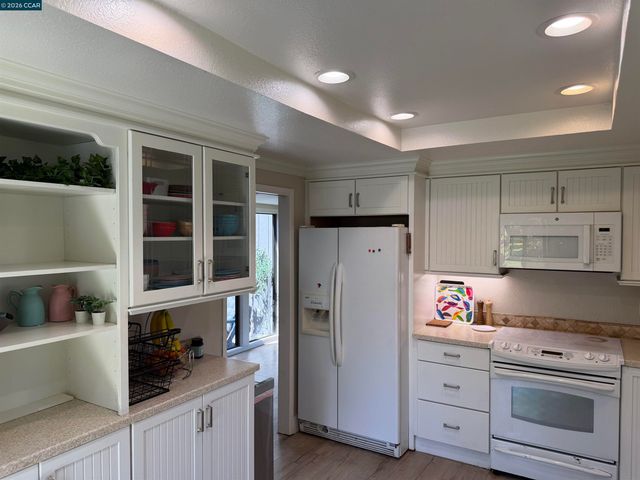 2017 W Rancho Verde Cir, Danville, CA 94526