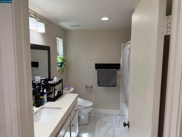 2017 W Rancho Verde Cir, Danville, CA 94526