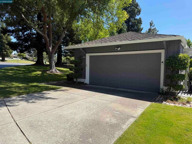 2017 W Rancho Verde Cir, Danville, CA 94526