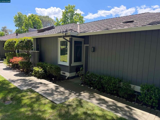2017 W Rancho Verde Cir, Danville, CA 94526