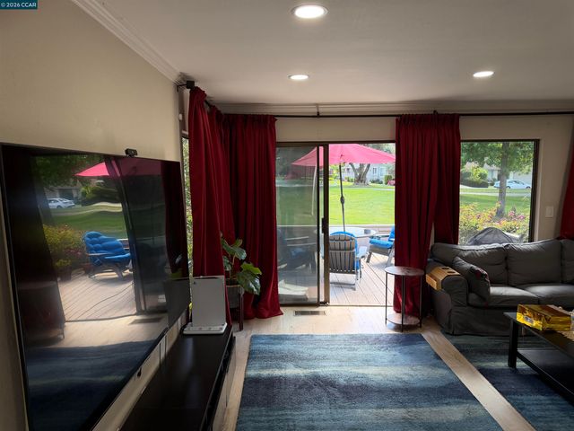 2017 W Rancho Verde Cir, Danville, CA 94526
