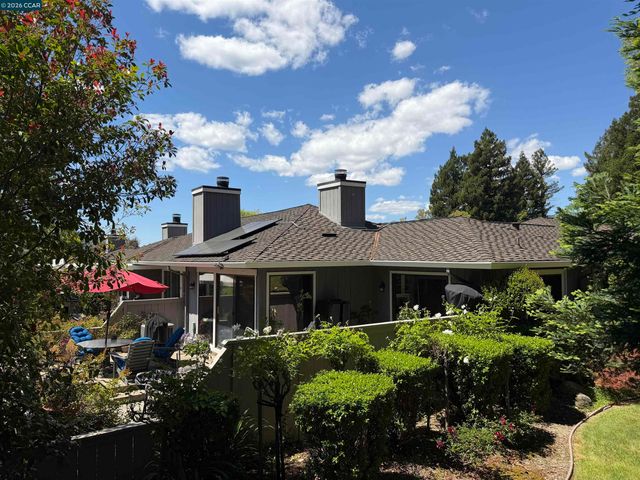 2017 W Rancho Verde Cir, Danville, CA 94526