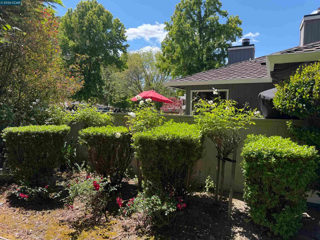2017 W Rancho Verde Cir, Danville, CA 94526