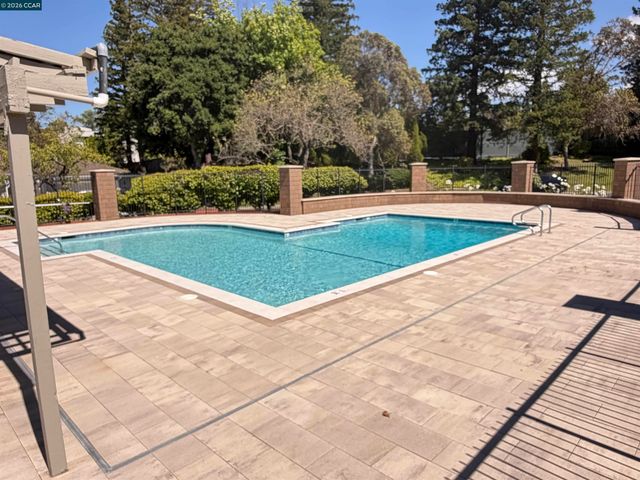 2017 W Rancho Verde Cir, Danville, CA 94526