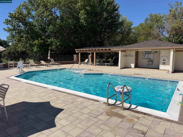 2017 W Rancho Verde Cir, Danville, CA 94526