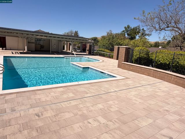 2017 W Rancho Verde Cir, Danville, CA 94526