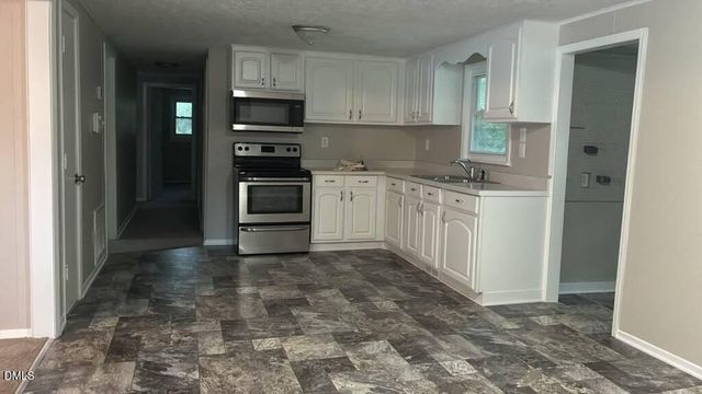 5128 Sunset Lake Road, Apex, NC 27539
