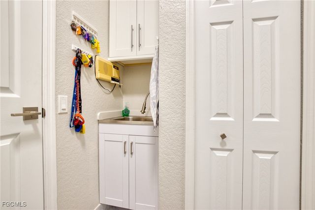 5374 Cortez CT, Cape Coral, FL 33904