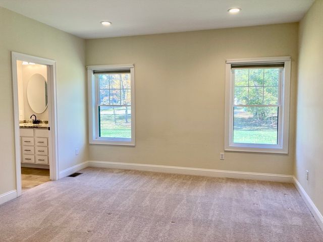 28 Spring Street, Petersham, MA 01366