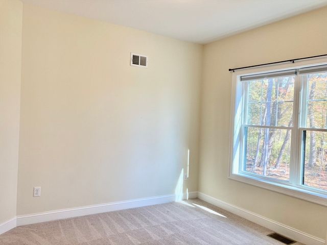 28 Spring Street, Petersham, MA 01366