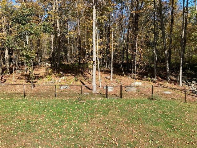 28 Spring Street, Petersham, MA 01366