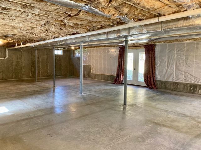 28 Spring Street, Petersham, MA 01366