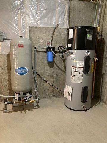 28 Spring Street, Petersham, MA 01366