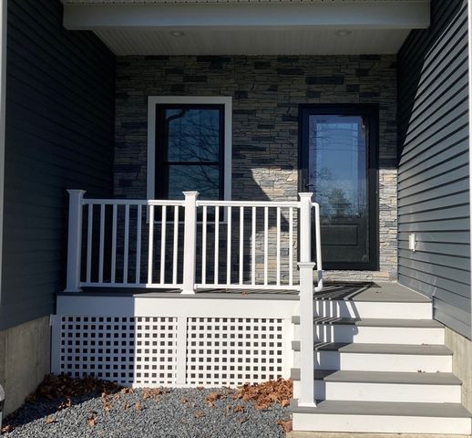 28 Spring Street, Petersham, MA 01366