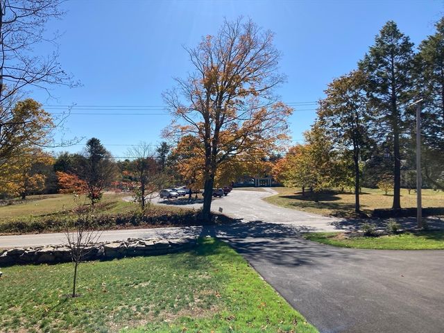 28 Spring Street, Petersham, MA 01366