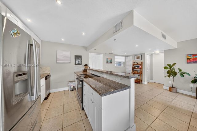 399 NW 72nd Avenue 209, Miami, FL 33126