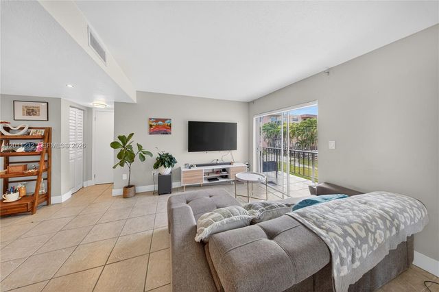 399 NW 72nd Avenue 209, Miami, FL 33126