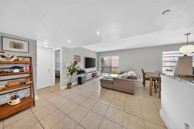 399 NW 72nd Avenue 209, Miami, FL 33126