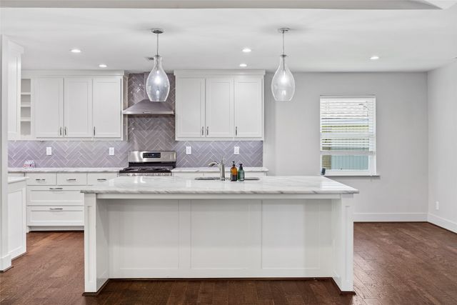 3945 Clubway Lane, Farmers Branch, TX 75244
