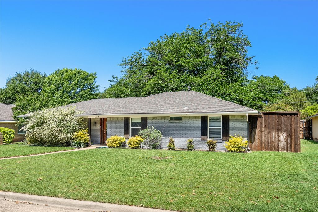 3945 Clubway Lane, Farmers Branch, TX 75244