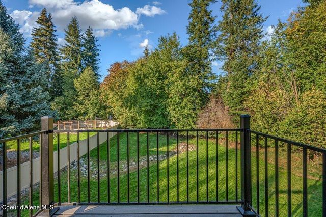 3089 E LAKE FOREST DR, Hayden Lake, ID 83835