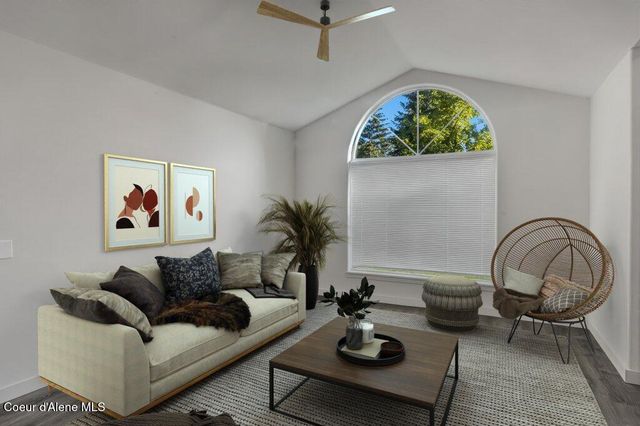 3089 E LAKE FOREST DR, Hayden Lake, ID 83835