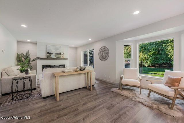 3089 E LAKE FOREST DR, Hayden Lake, ID 83835