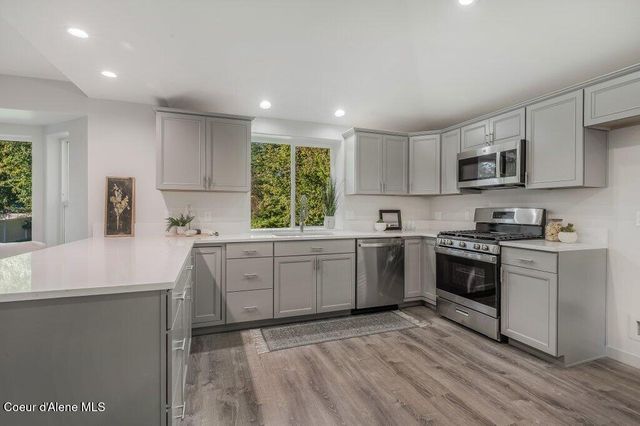 3089 E LAKE FOREST DR, Hayden Lake, ID 83835