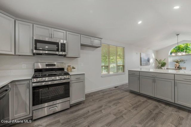 3089 E LAKE FOREST DR, Hayden Lake, ID 83835