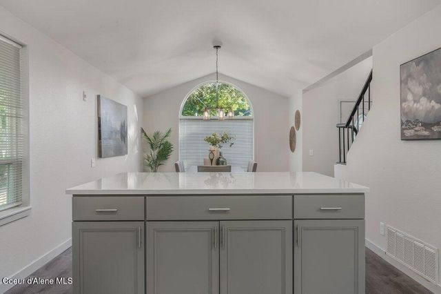 3089 E LAKE FOREST DR, Hayden Lake, ID 83835