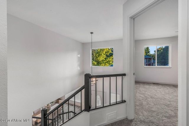 3089 E LAKE FOREST DR, Hayden Lake, ID 83835