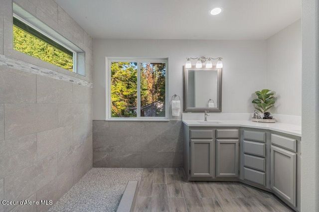 3089 E LAKE FOREST DR, Hayden Lake, ID 83835