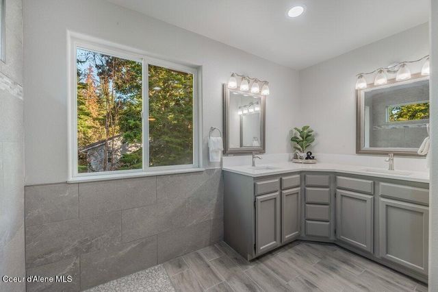 3089 E LAKE FOREST DR, Hayden Lake, ID 83835