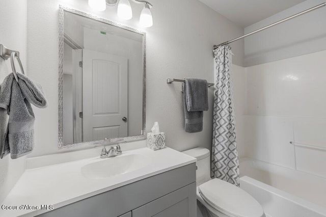 3089 E LAKE FOREST DR, Hayden Lake, ID 83835