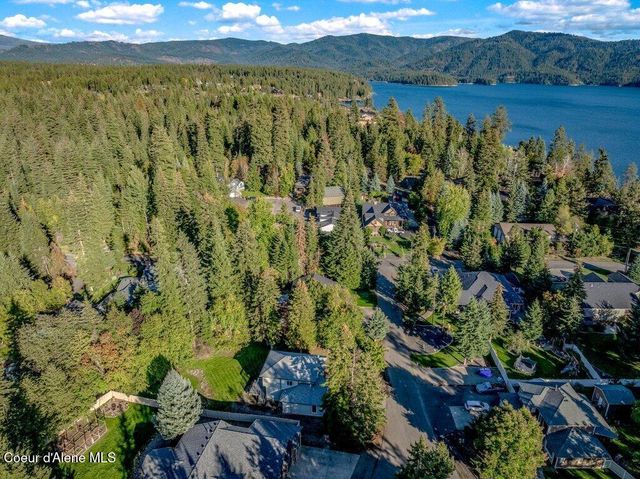 3089 E LAKE FOREST DR, Hayden Lake, ID 83835