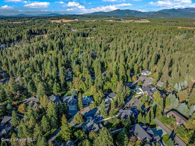 3089 E LAKE FOREST DR, Hayden Lake, ID 83835