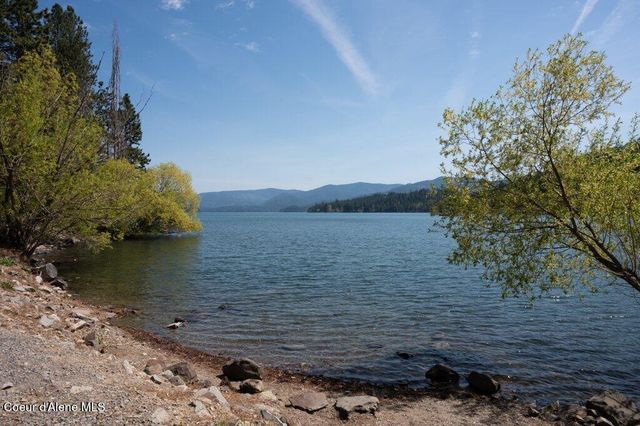 3089 E LAKE FOREST DR, Hayden Lake, ID 83835
