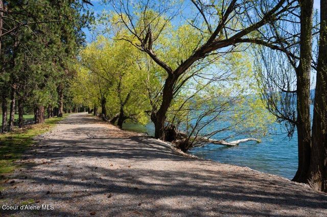 3089 E LAKE FOREST DR, Hayden Lake, ID 83835