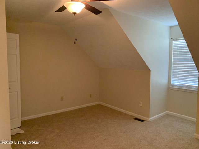 128 Whisbrook Ave, Vine Grove, KY 40175