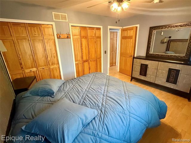 2876 Winter Drive, Troy, MI 48083