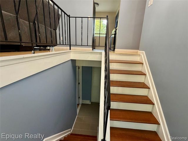 2876 Winter Drive, Troy, MI 48083